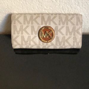 White Michael Kors Fulton signature logo wallet